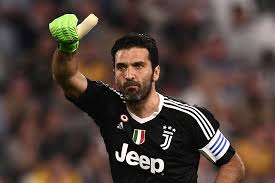 Buffon renova a Juventus por mais um ano